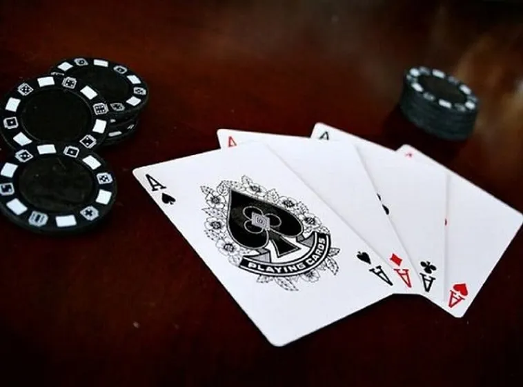 Hướng Dẫn Chi Tiết Cách Chơi Sắc Tê Nhà Cái Crown88 Dễ Hiểu Nhất